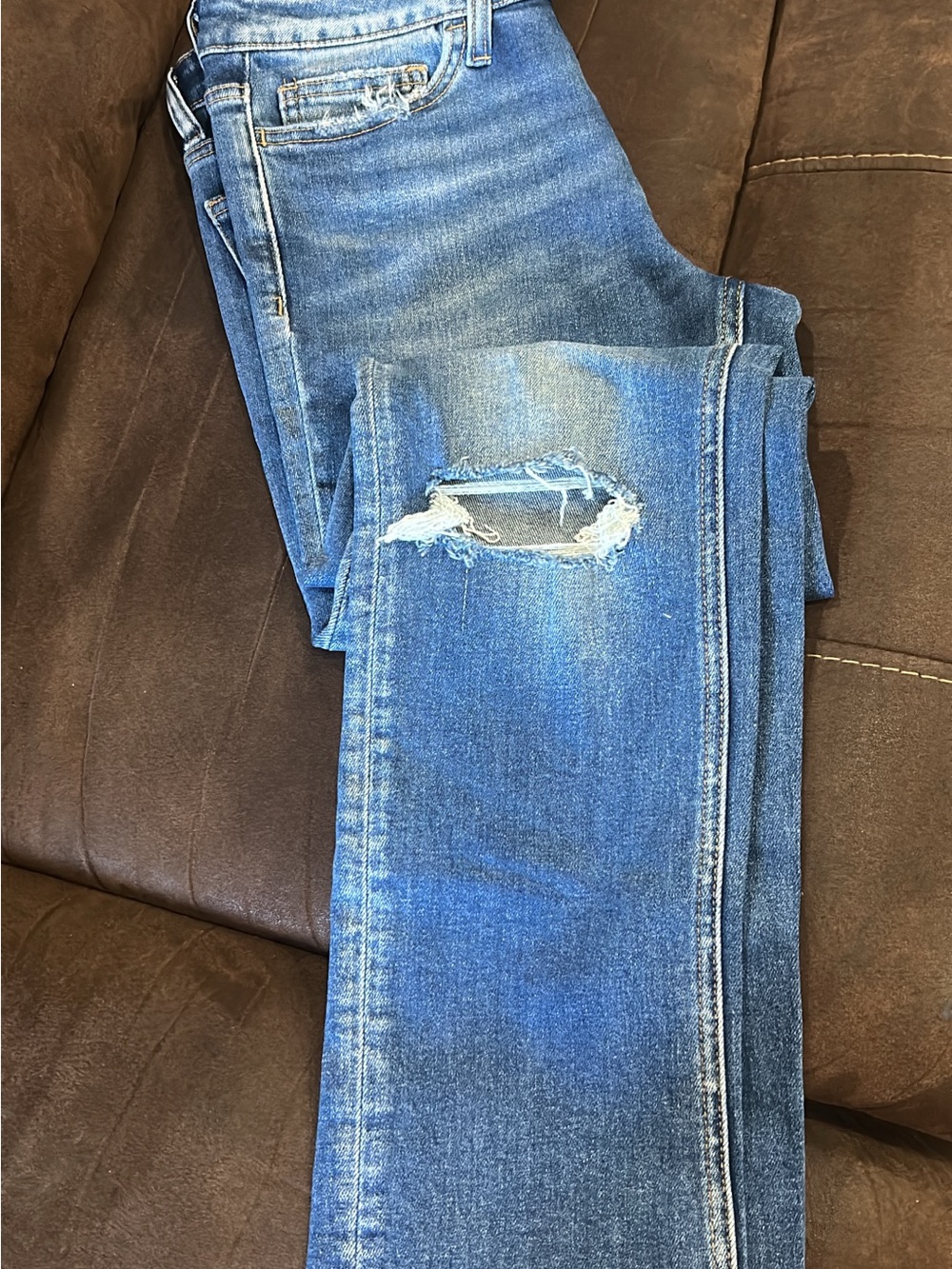 Women’s Straight-Leg Distressed Blue Jeans